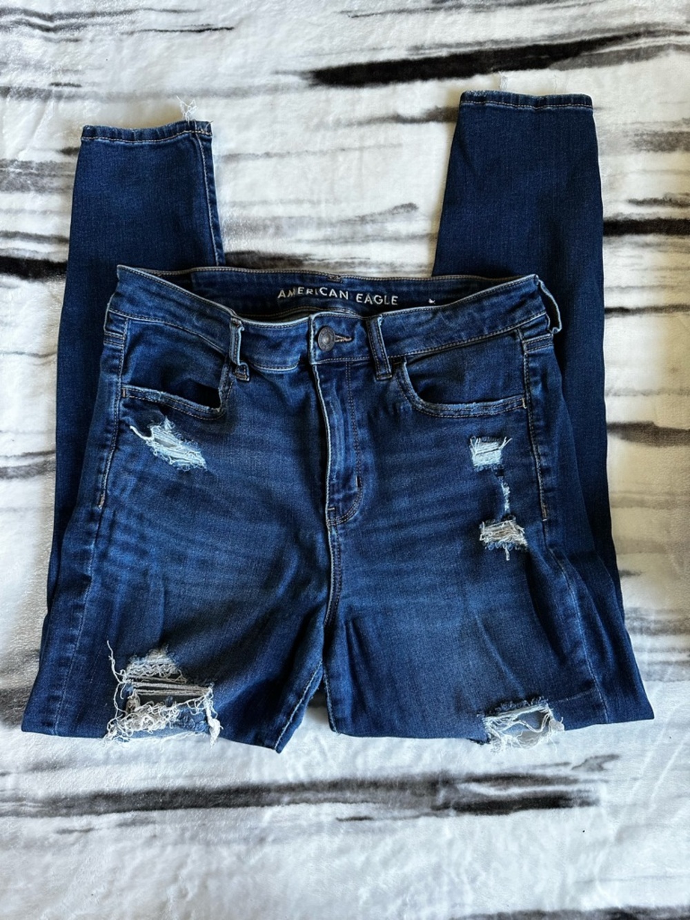 American Eagle Outfitters Ripped Skinny Jeans